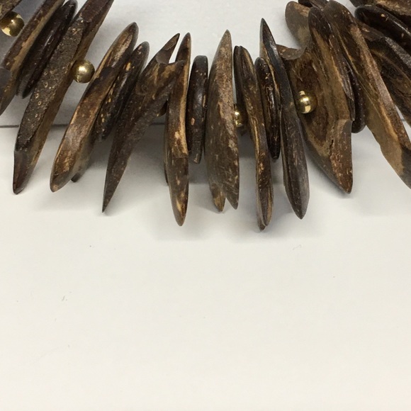 Wooden giraffe and bead necklace - Picture 5 of 5